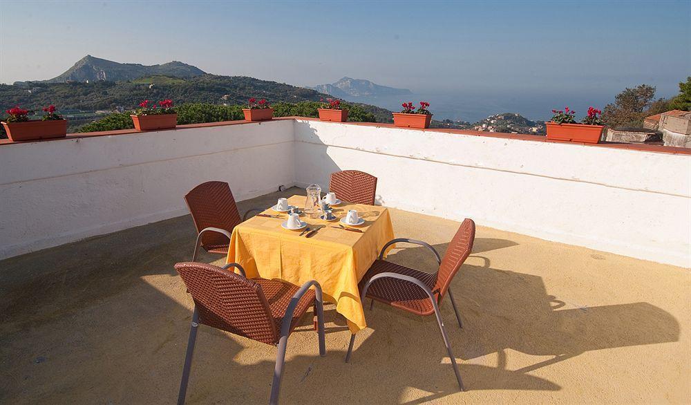 Freedom Holiday Residence Massa Lubrense Restoran foto