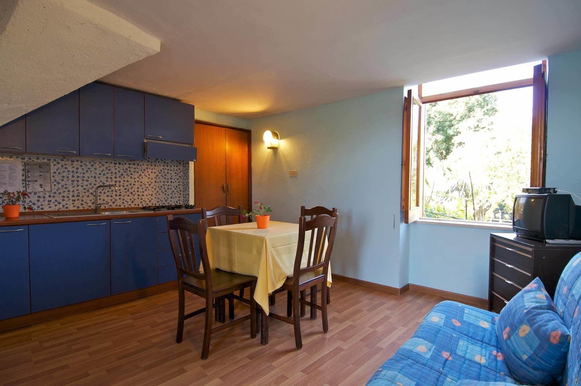 Freedom Holiday Residence Massa Lubrense Ruang foto