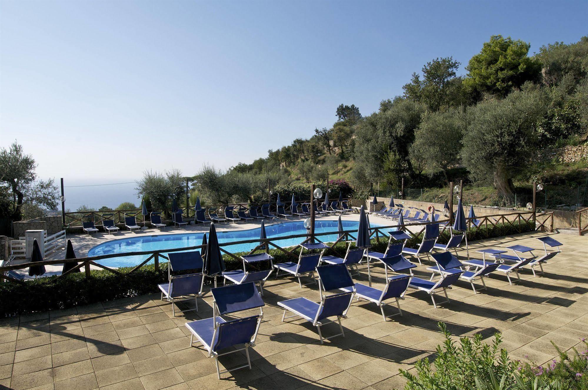 Freedom Holiday Residence Massa Lubrense Bagian luar foto