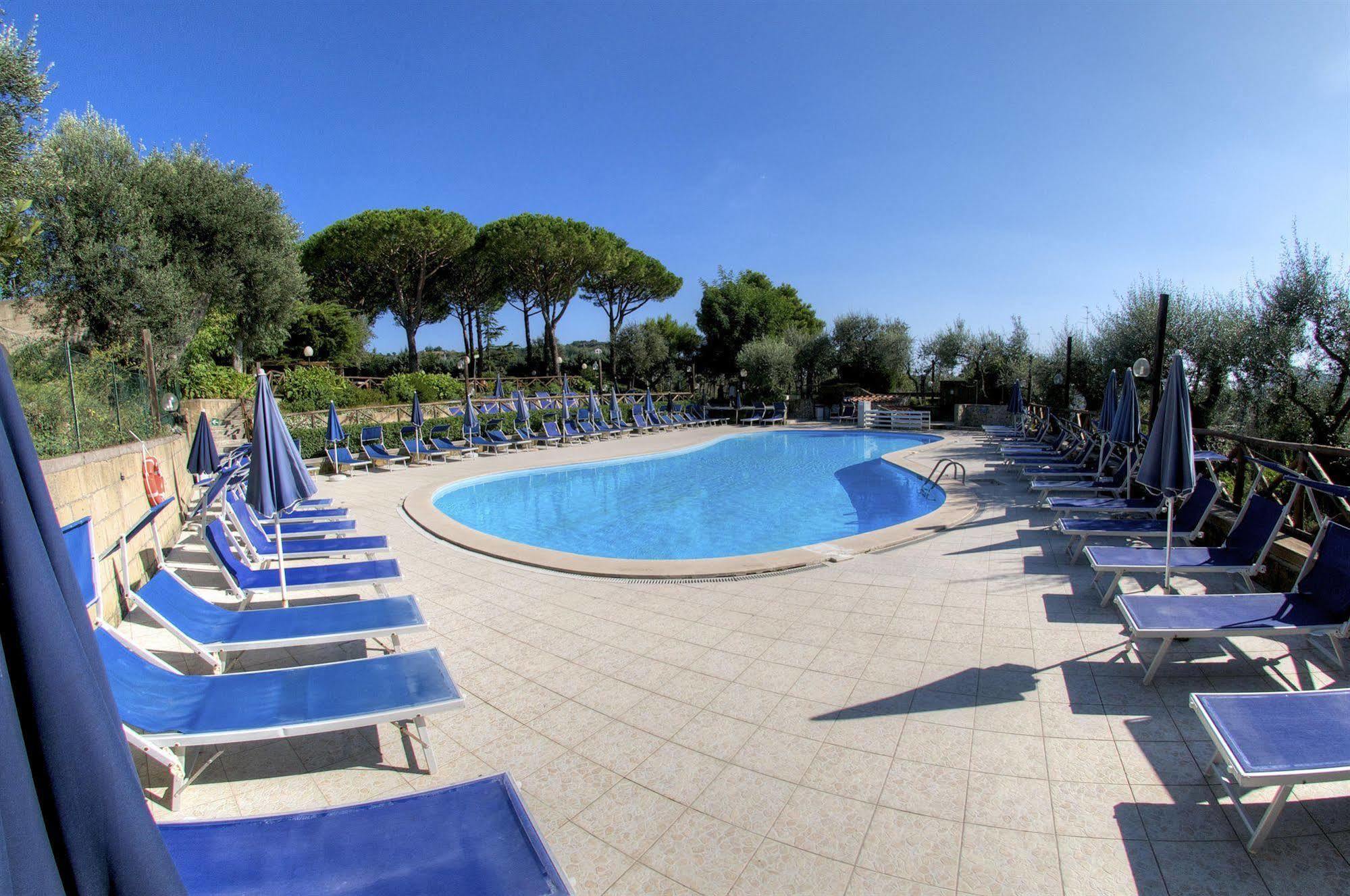 Freedom Holiday Residence Massa Lubrense Bagian luar foto