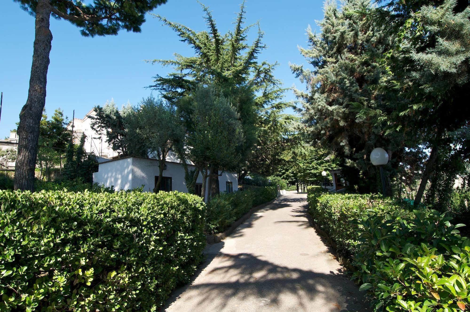 Freedom Holiday Residence Massa Lubrense Bagian luar foto
