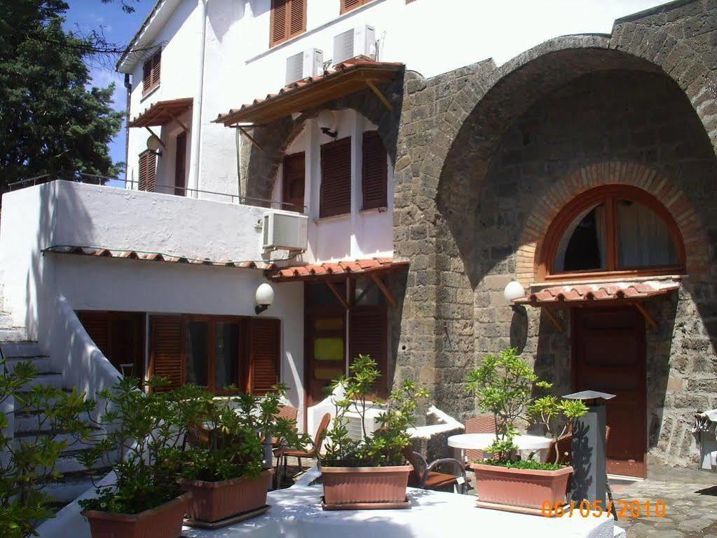 Freedom Holiday Residence Massa Lubrense Bagian luar foto